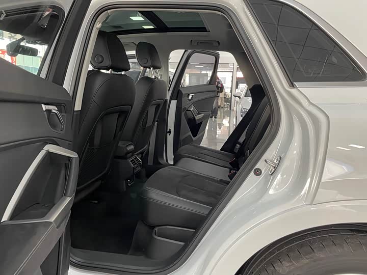 Фото 6 - Audi Q3