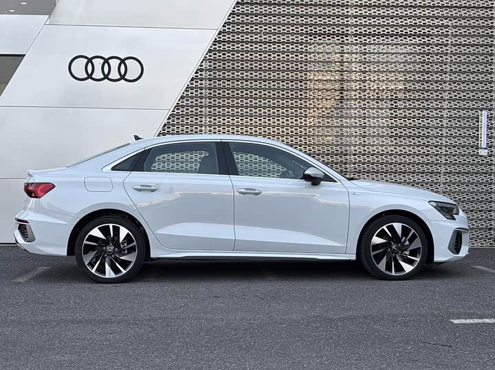 Фото 3 - Audi A3