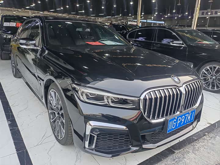 Фото 2 - BMW 7 Series