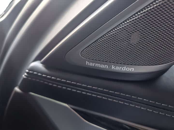 Фото 8 - BMW 7 Series