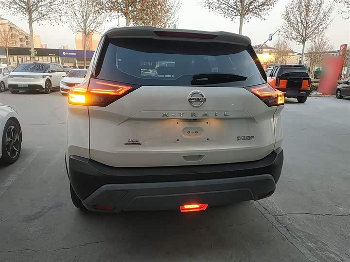 Фото 6 - Nissan X-Trail