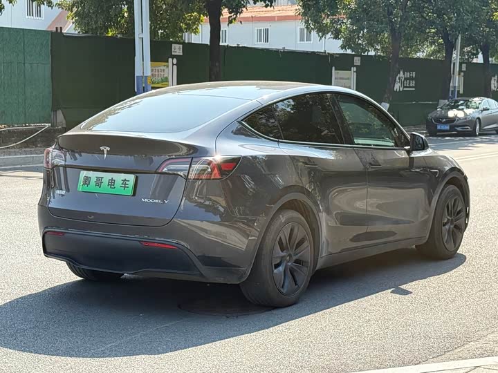 Фото 6 - Tesla Model Y