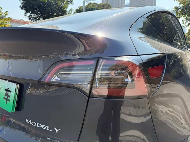 Фото 8 - Tesla Model Y