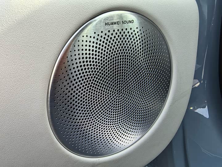 Фото 9 - Luxeed S7