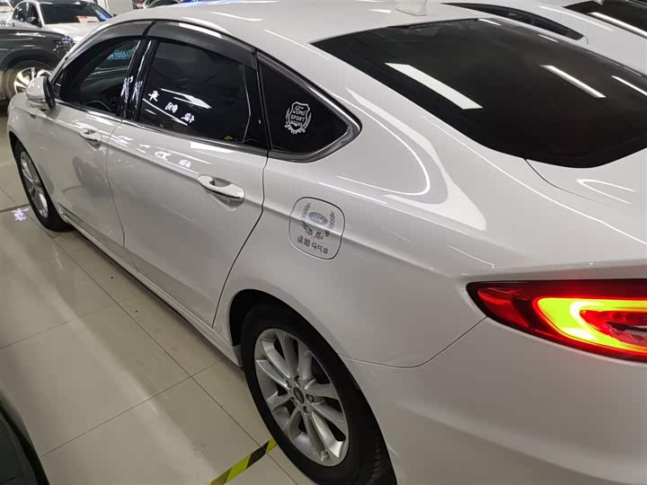 Фото 5 - Ford Mondeo