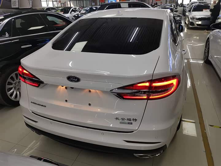 Фото 6 - Ford Mondeo