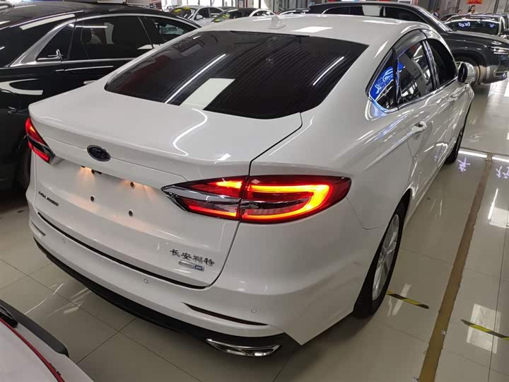 Фото 7 - Ford Mondeo