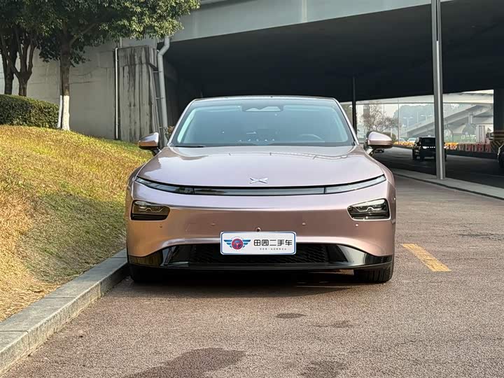 Фото 2 - XPeng P7