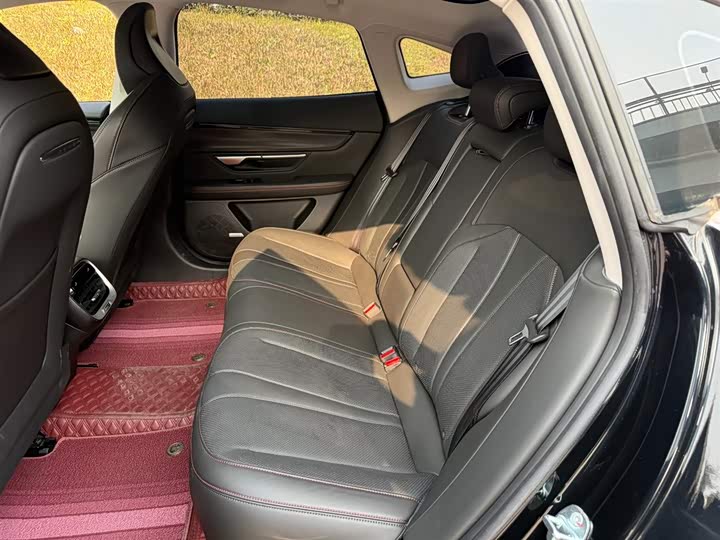 Фото 9 - XPeng P7