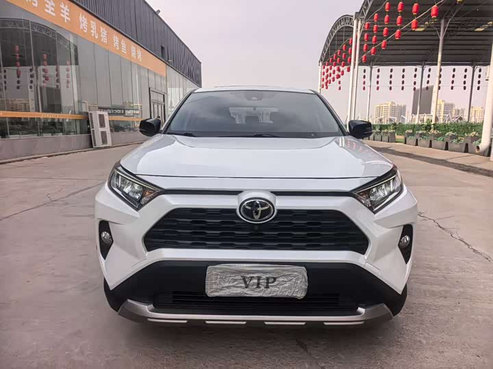 Фото 2 - Toyota RAV4