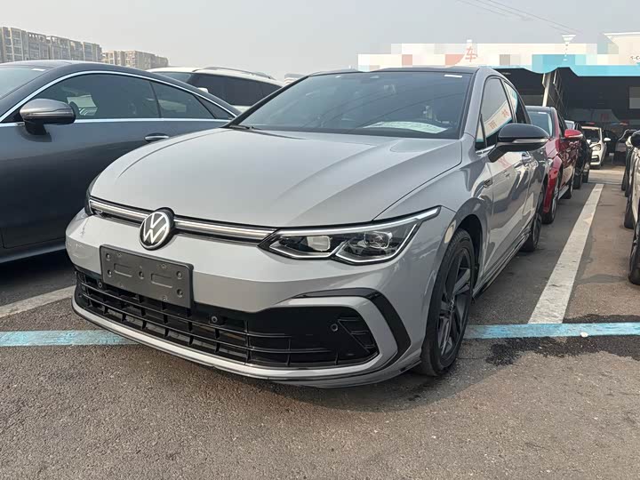 Фото 1 - Volkswagen Golf