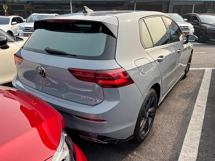 Фото 5 - Volkswagen Golf