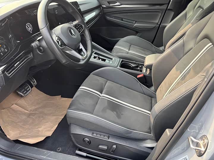 Фото 7 - Volkswagen Golf