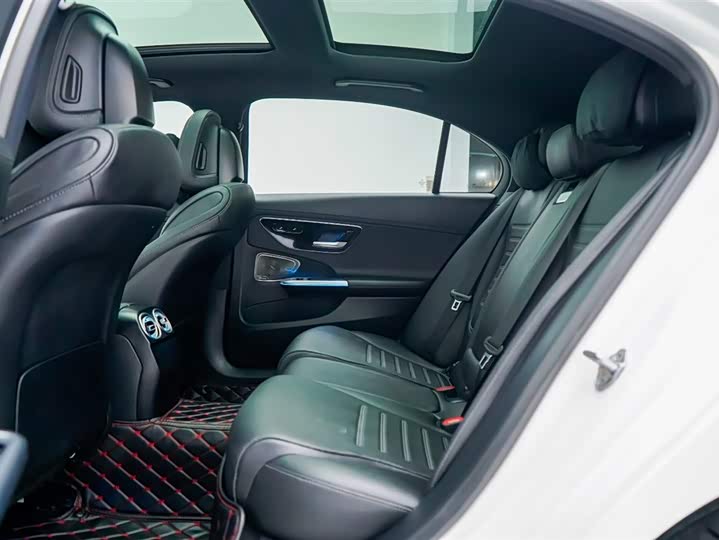 Фото 6 - Mercedes-Benz C-Class