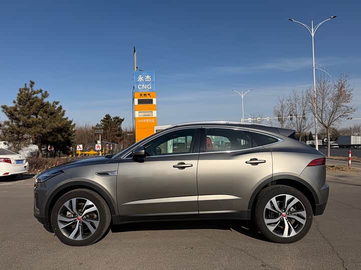 Фото 4 - Jaguar E-Pace