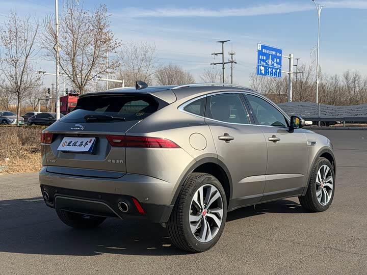 Фото 6 - Jaguar E-Pace