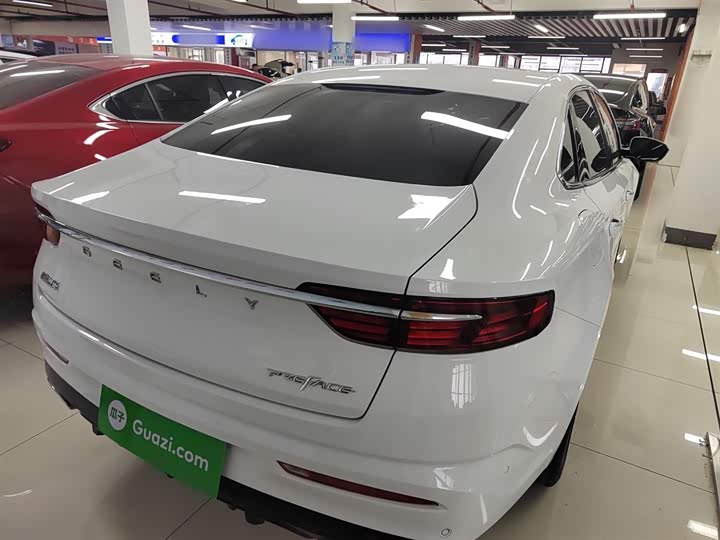 Фото 7 - Geely Preface