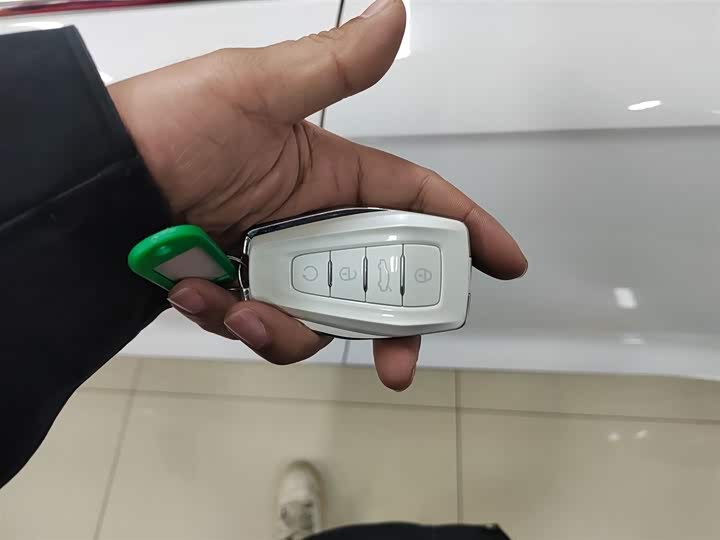 Фото 9 - Geely Preface