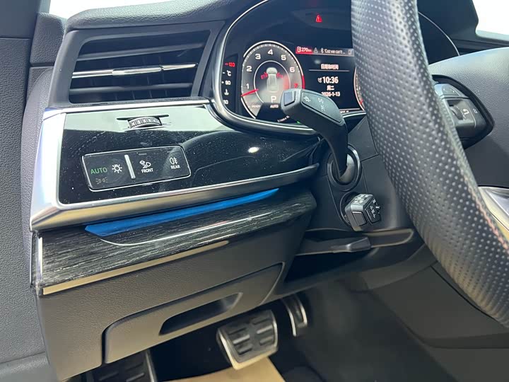 Фото 7 - Audi Q8