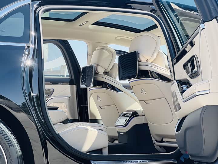 Фото 8 - Mercedes-Benz Maybach S-Class