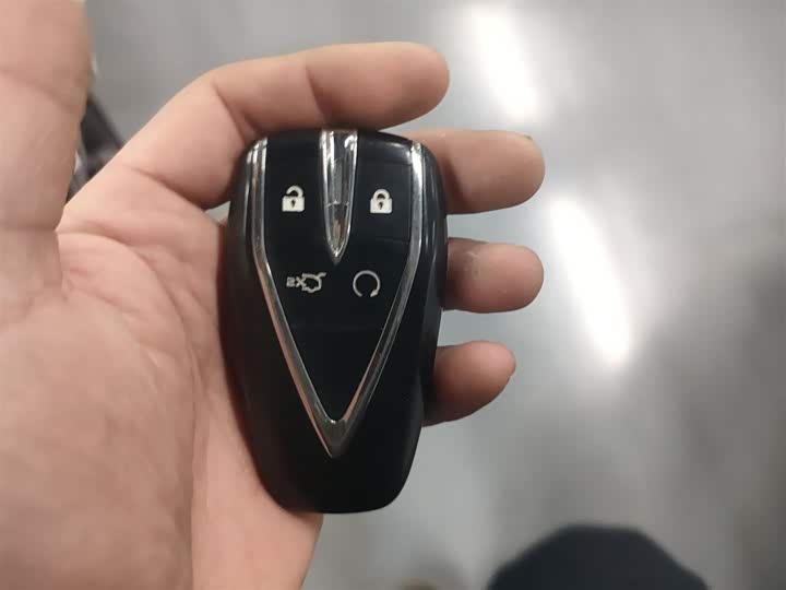 Фото 9 - Changan UNI-V Hybrid