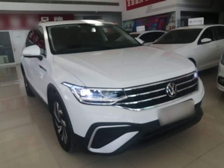 Фото 4 - Volkswagen Tiguan L Pro