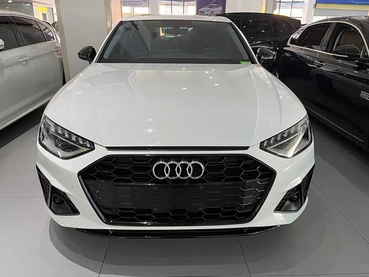 Фото 2 - Audi A4L