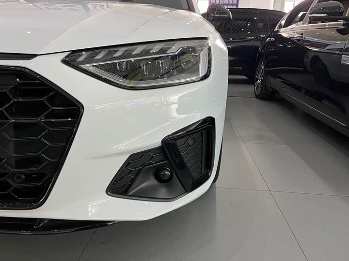 Фото 3 - Audi A4L