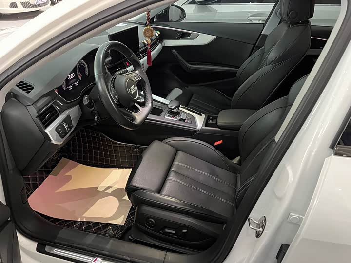 Фото 6 - Audi A4L