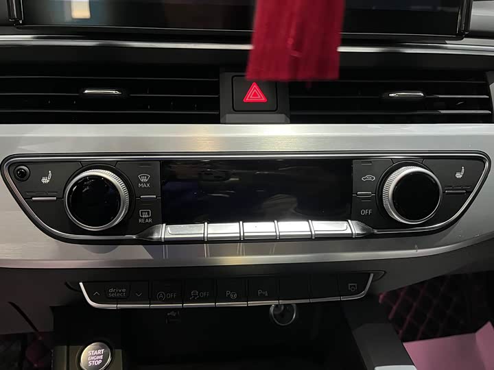 Фото 9 - Audi A4L