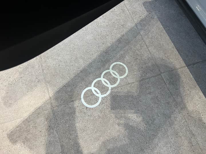 Фото 6 - Audi Q2L