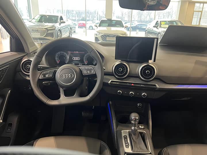 Фото 9 - Audi Q2L