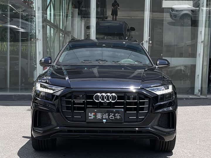 Фото 3 - Audi Q8