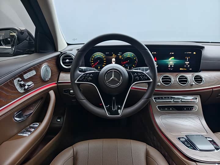 Фото 6 - Mercedes-Benz E-Class