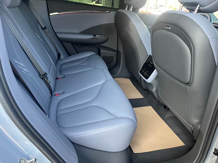 Фото 6 - XPeng G7