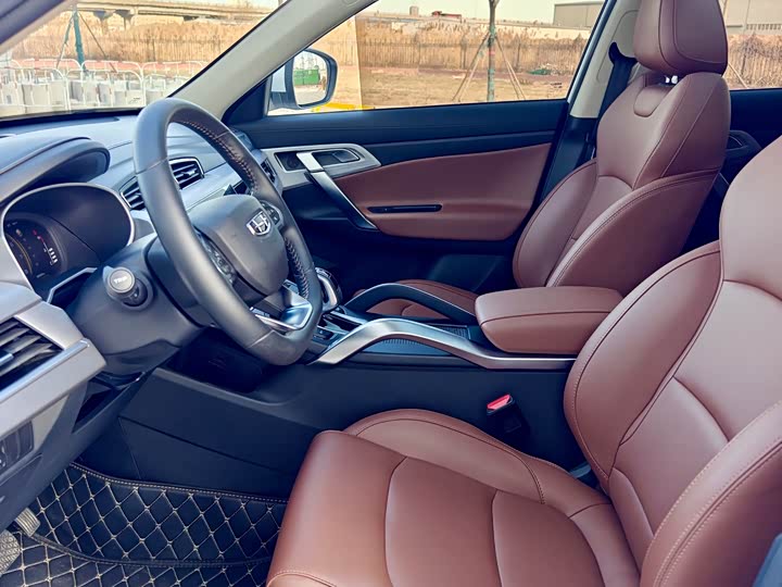 Фото 9 - Geely Atlas