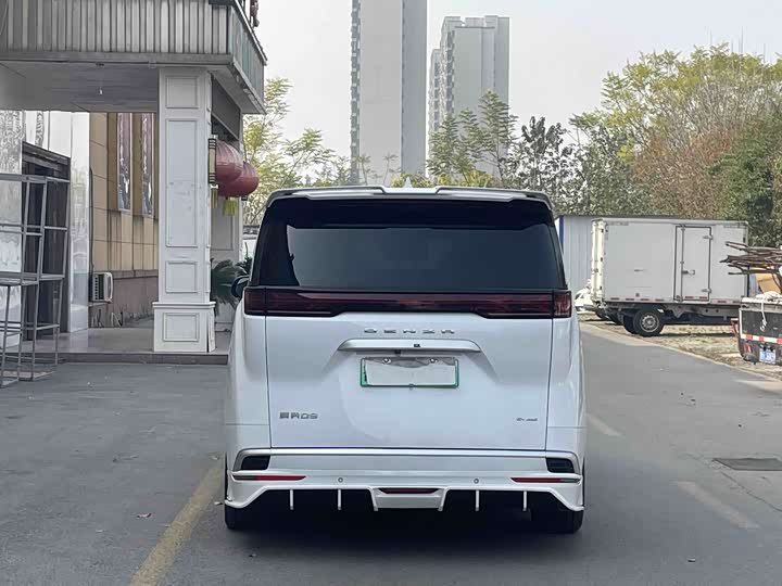 Фото 7 - Denza D9