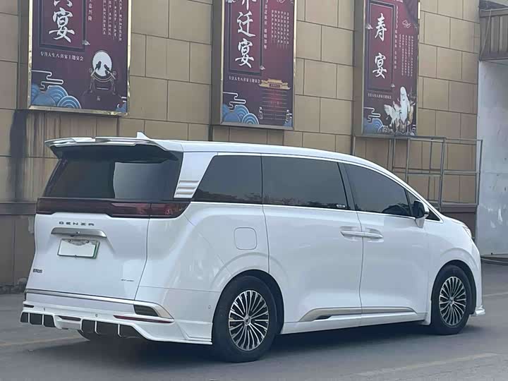 Фото 8 - Denza D9