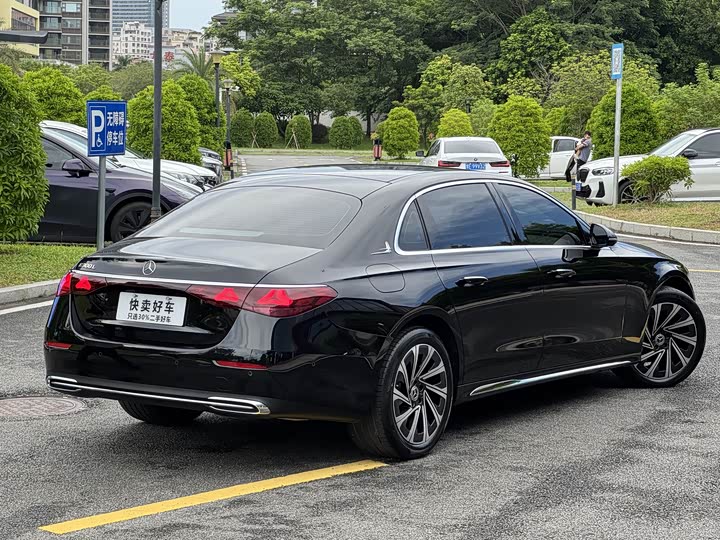 Фото 2 - Mercedes-Benz E-Class