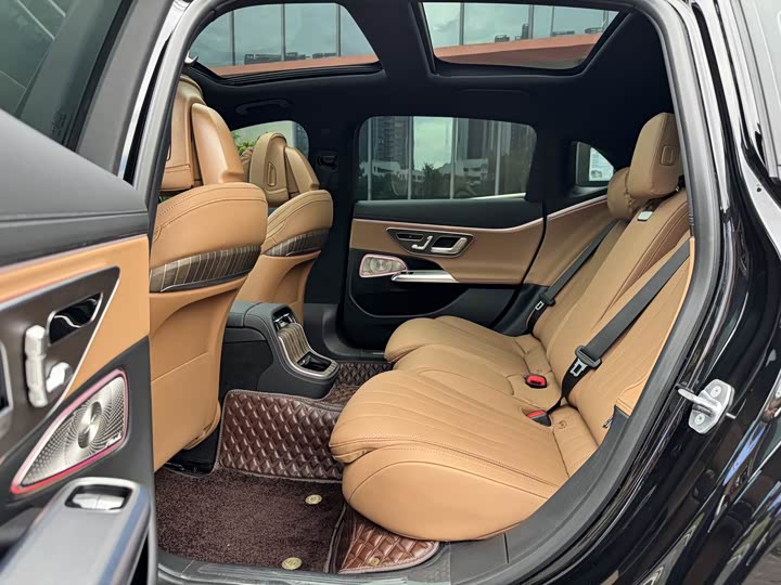 Фото 4 - Mercedes-Benz E-Class