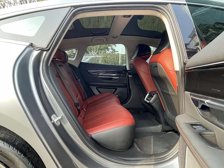 Фото 4 - XPeng P7