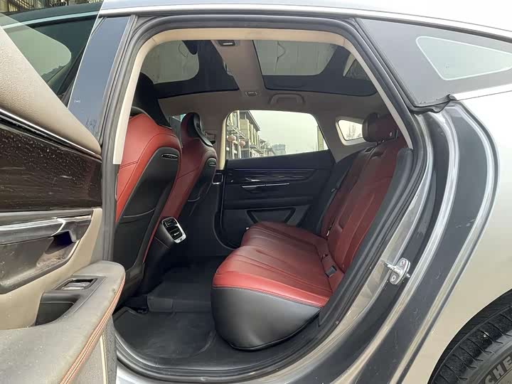 Фото 6 - XPeng P7