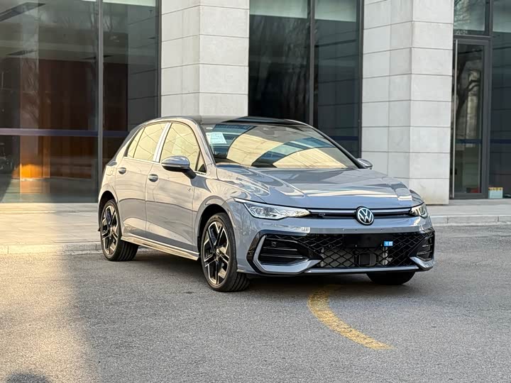 Фото 3 - Volkswagen Golf