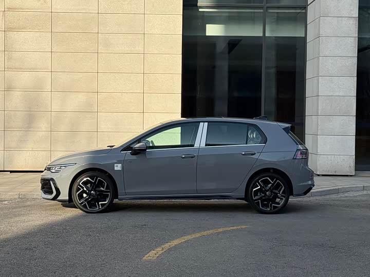 Фото 4 - Volkswagen Golf