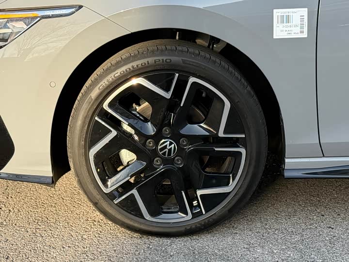 Фото 5 - Volkswagen Golf