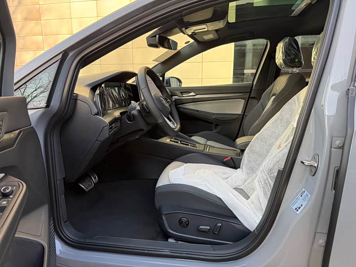 Фото 9 - Volkswagen Golf