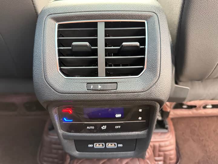 Фото 7 - Volkswagen Tayron X