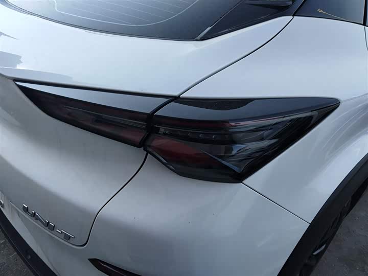 Фото 8 - Changan UNI-T