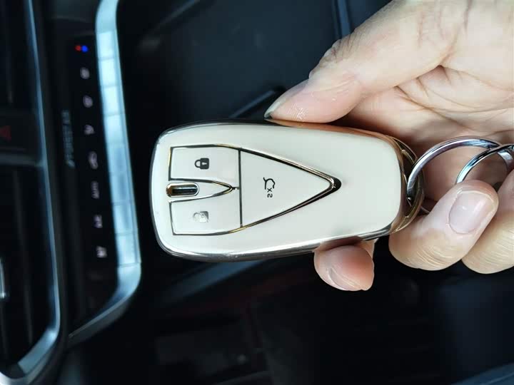 Фото 9 - Changan UNI-T