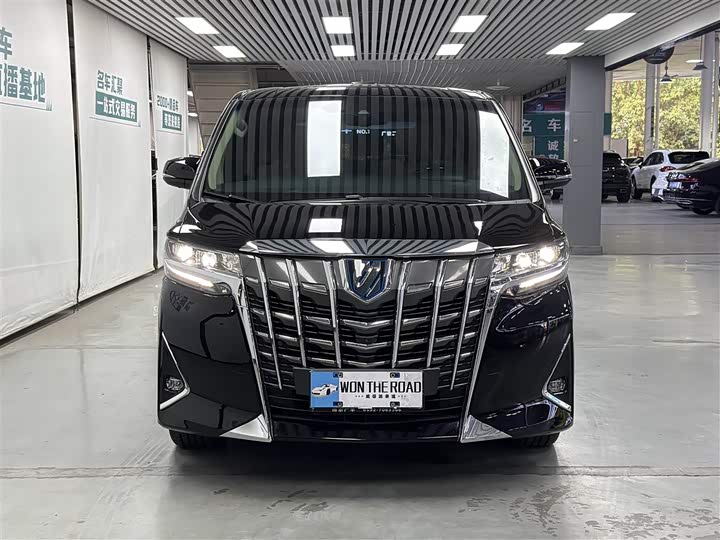 Фото 2 - Toyota Alphard